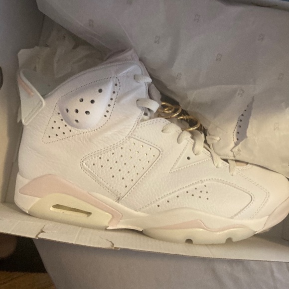 Jordan Shoes - Pink and white Jordan 6